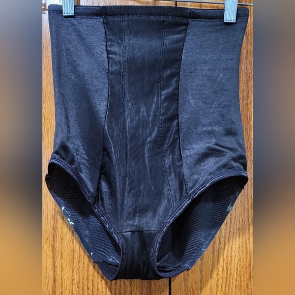 MIRACLESUITWomen's Extra Firm Tummy-Control High Waist Brief - Picture 4 of 8